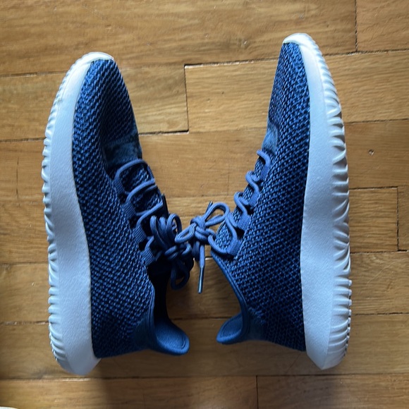 Adidas suede shoe - Picture 2 of 4